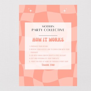 Op de afbeelding: Een roze en witte geruite achtergrond met een witte doos met de tekst "MODERN PARTY COLLECTIVE" en "HOW IT WORKS". De tekst hieronder legt uit hoe je een digitaal printbaar ontwerp kunt kopen en gebruiken.