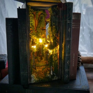 Made to order,night alley book nook with mirror,old tenement houses booknook,bookshelf insert decor with light,finished diorama street,lamps