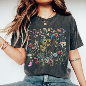 floral shirt,wildflowers shirt,pressed flowers boho shirt,flower shirt,botanical shirt,gardening tee,cottagecore shirt, cottagecore flowers