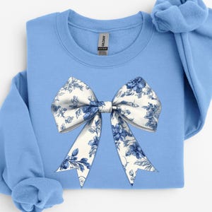 COQUETTE TOILE BLUE Bow sweatshirts, Girly Aesthetic Crewneck, Cute Coquette Bow Shirt, Toile Blue Bow Sweater, Girly Blue Ribbon Sweatshirt