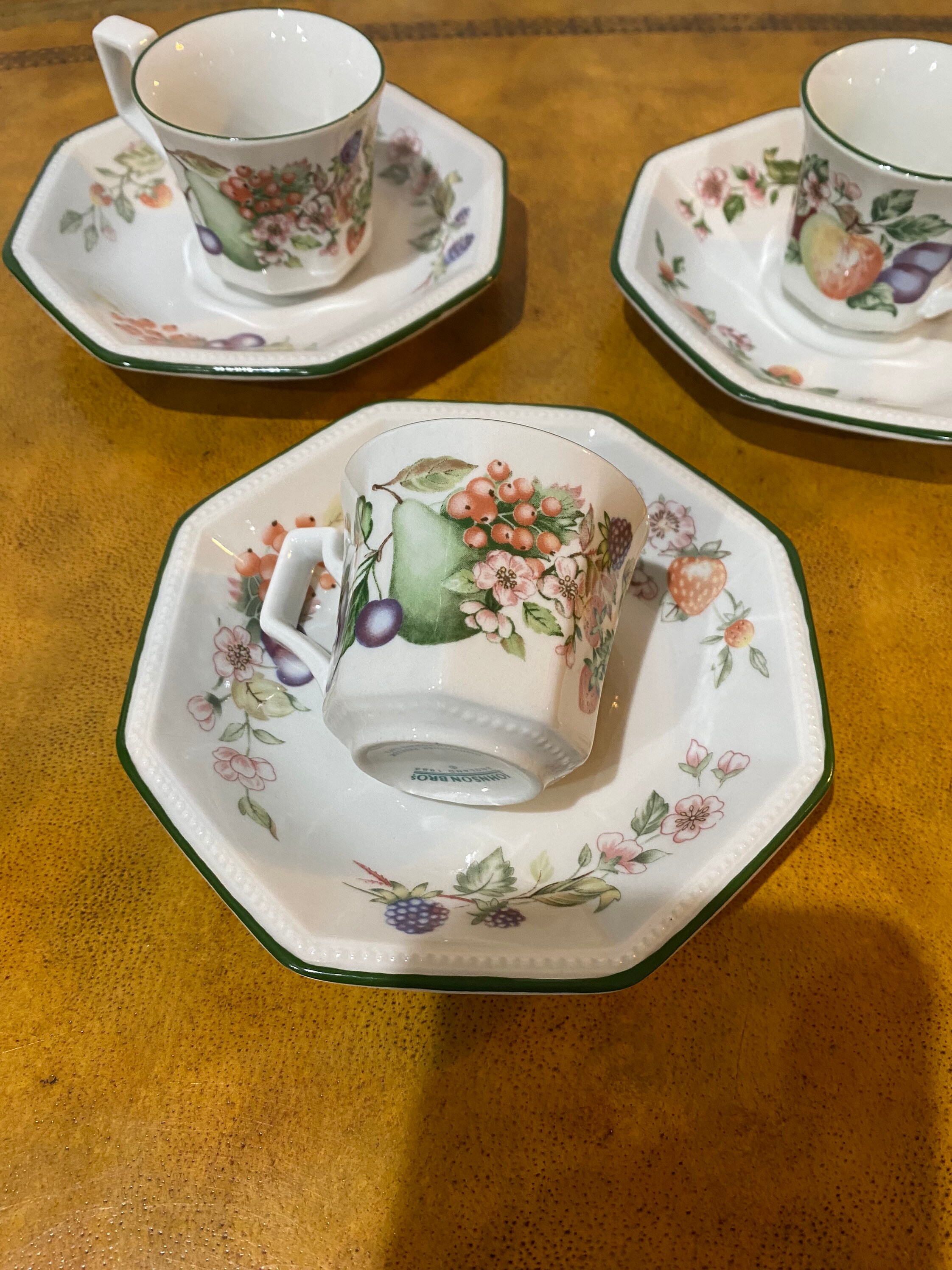 Vintage Johnson Brothers Fresh Fruit Pattern Choice of Dinner Plates