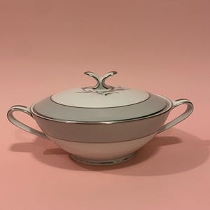 Noritake China Theme Pattern Sugar Bowl With Lid 5545 Blue Flower With Gray Rim