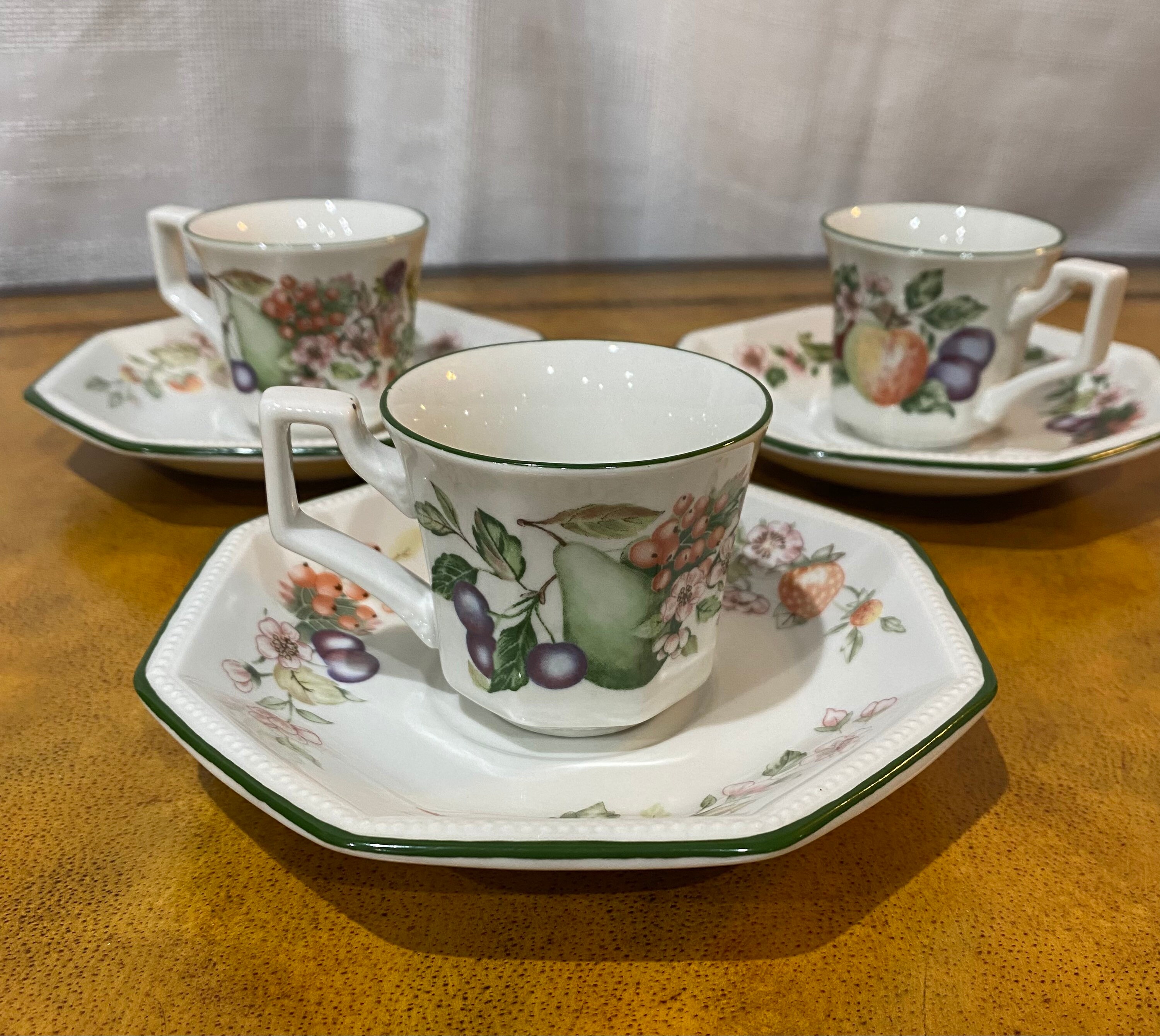 Vintage Johnson Brothers Fresh Fruit Pattern Choice of Dinner Plates