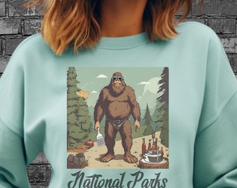 Moletom com cores confortáveis do Sasquatch National Parks, moletom para acampamento, moletom sarcástico do Pé Grande, moletom engraçado para atividades ao ar livre, Pé Grande