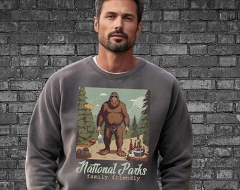 Moletom com cores confortáveis dos parques nacionais Sasquatch, moletom para acampamento, moletom sarcástico do Pé Grande, moletom dos parques nacionais, Pé Grande