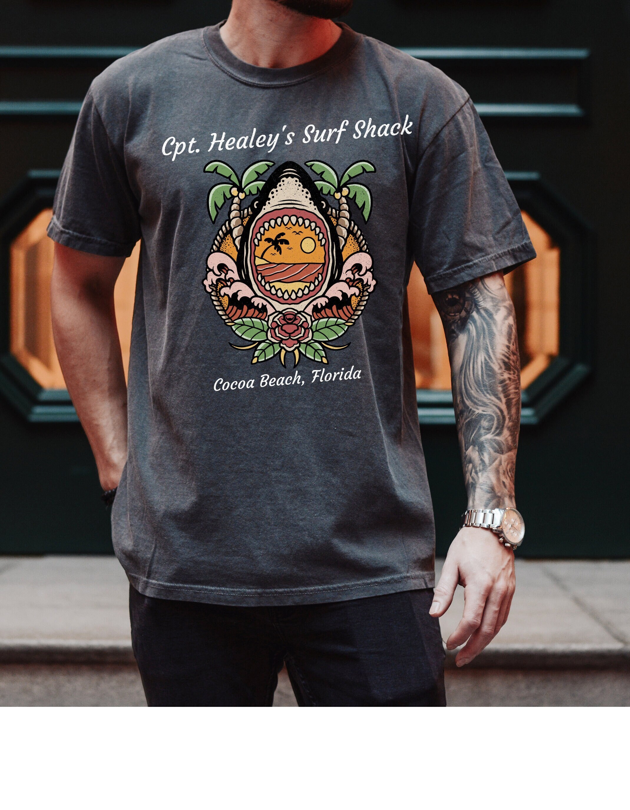 バイクウェア・装備 Florida Cocoa Beach Cpt. Healey's Surf Shack Unisex Comfort Colors Beach Shirt
