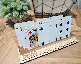 Spielkartenhalter, personalisierter Kinderkartenhalter, Triple Stack Card Caddy, Kartenhalter aus Holz