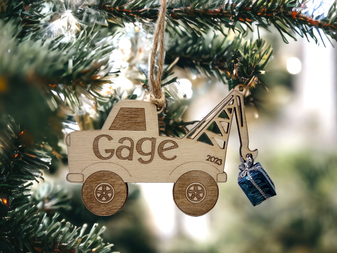 Personalized Tow Truck Christmas Ornament With 3D Present, 2023 Name