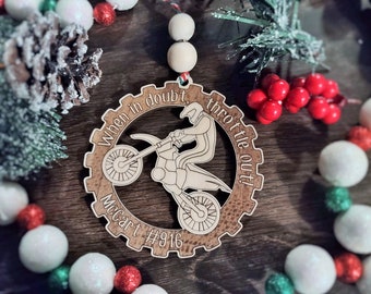 Dirt Bike Ornament, Junge Reiter, Mädchen Reiter, personalisierter Name, Nummer, Rennserie, Benutzerdefinierte Motocross Verzierung, 2023 Weihnachtsverzierung