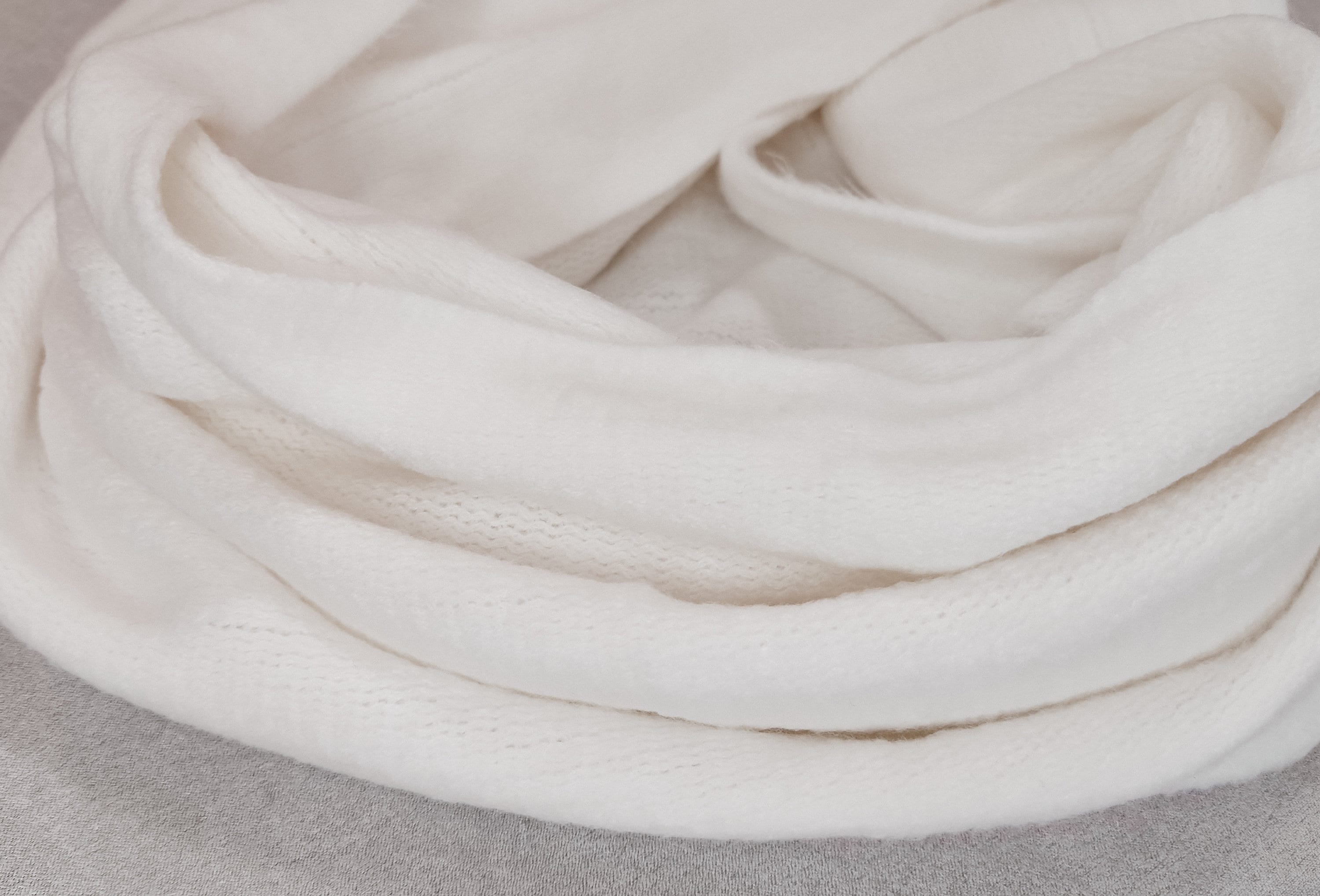 BEAUTELICATE Kunstpelz Stola Damen - Elegante Brautjacke Für Hochzeit & Festlichkeiten