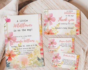 Puede incluir: Juego de papelería para baby shower con temática de flores silvestres. El juego incluye una invitación, una tarjeta de agradecimiento, una tarjeta de rifa de pañales y una tarjeta de libros para bebés. El texto incluye "A little Wildflower is on the way!" y "Amanda's Baby Shower."