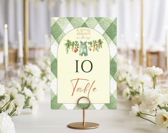 Plantilla digital para números de mesa de baby shower de Little Sprout. Decoración para fiestas con temática de jardinería campestre y productos locales.