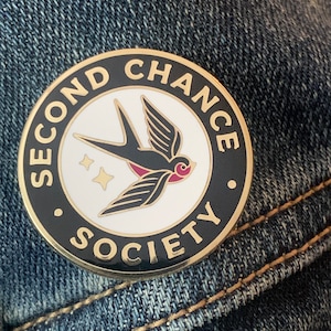 Second Chance Society Emaljnål: Gåva för återhämtning från nykterhet