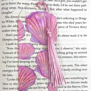 Acrylic pink seashell bookmark, beach summer bookmark with tassel, girly cute kids bookmark, bookmarks for women