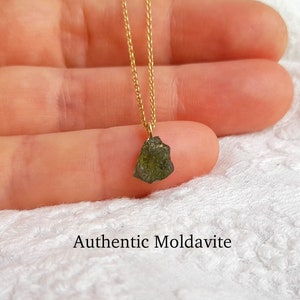 Colgante de meteorito, collar de moldavita, collar de meteorito, colgante de moldavita pequeño, piedra de moldavita auténtica, moldavita checa, cadena de oro