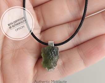 ユニセックス 原石モルダバイトペンダントネックレス、本物のチェコ