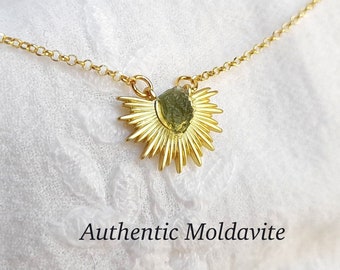 Collana Moldavite delicata, ciondolo meteorite, collana meteorite, gioielli Moldavite, Moldavite ceca, catena piena d'oro