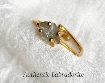 Labradorit Ring, rauer Natursteinschmuck, Hochschwingungsedelstein