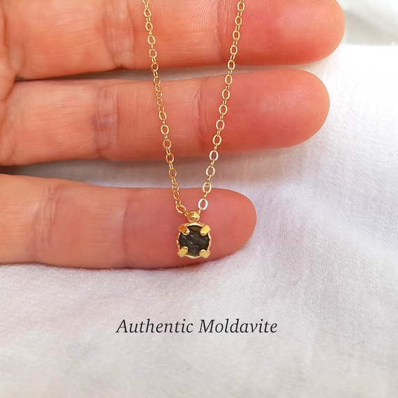 Dainty meteorite necklace, moldavite necklace, meteorite necklace, moldavite pendant, moldavite jewelry, Czech moldavite