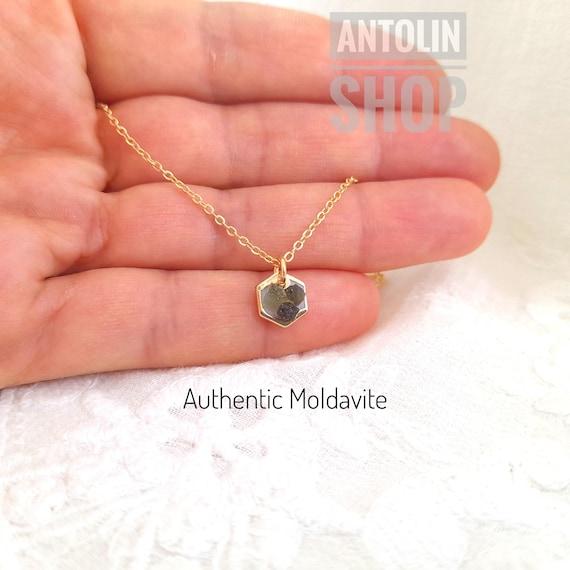 Rough moldavite stones necklace, energy stone necklace, natural stone necklace, gift for mom, nacre pendant, meteorite pendant necklace