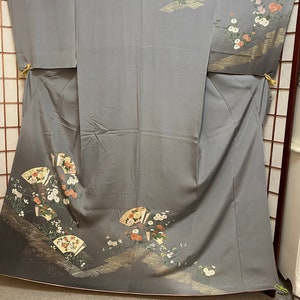 Wearable Stunning Vintage Gray Silk Kimono with Jigami and Flowers