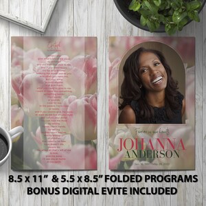 Peut inclure: Un programme funéraire floral rose et blanc avec une photo d'une femme souriante. Le programme mesure 8,5 x 11 pouces et comprend le texte "Forever in our hearts, Johanna Anderson, Jan. 16, 1991 - May 28, 2022".