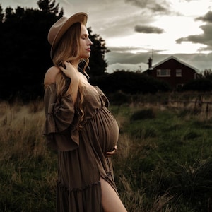 Damska sukienka Boho Lea Muślinowa sukienka vintage na sesję ciążową Rekwizyty do zdjęć Sesja zdjęciowa w ciąży dark beige