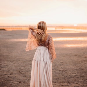 Chloë | Nieuwe stijl met stylus boho: zdobiona suknia en andere items