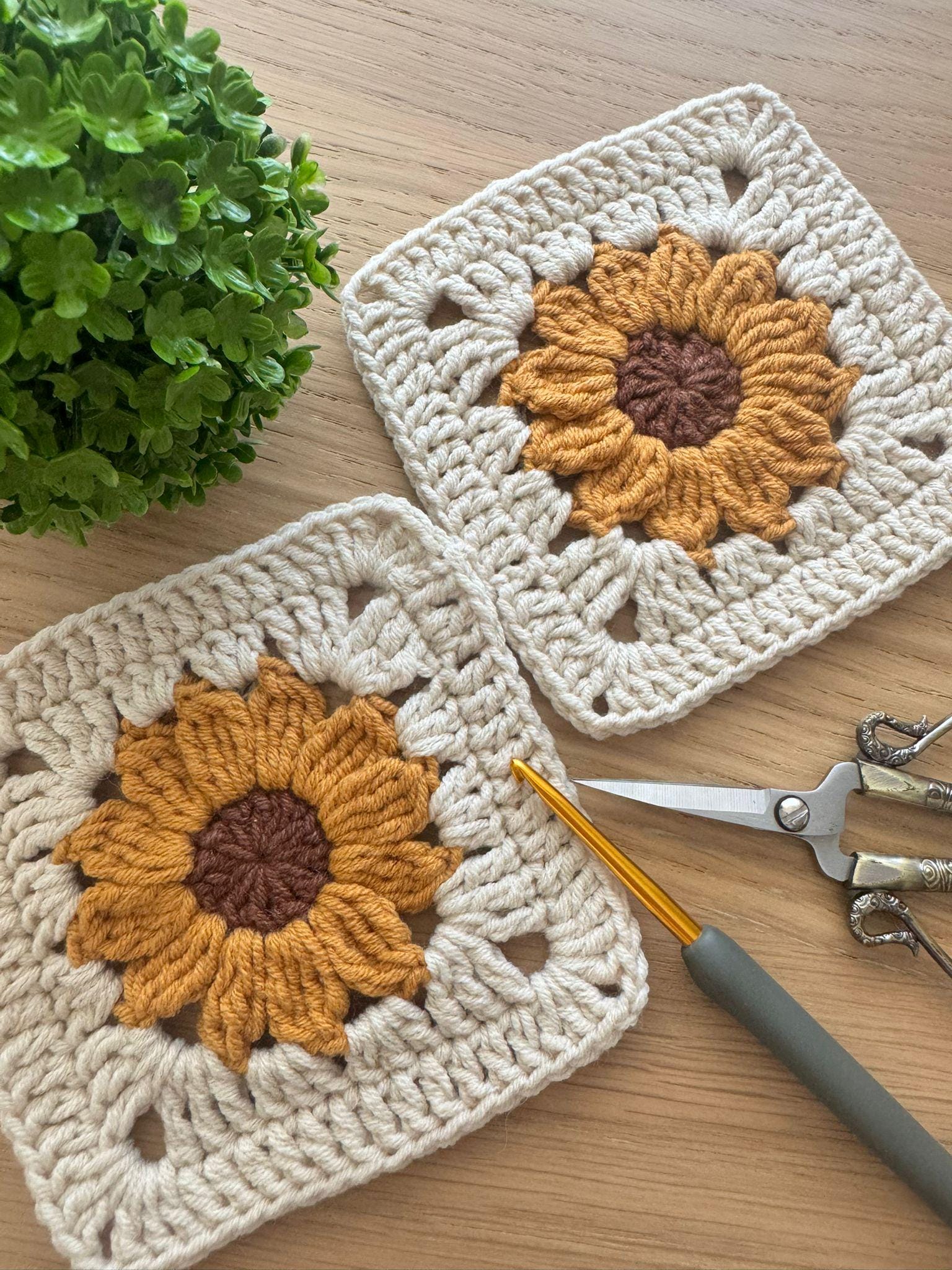 Sunflower Granny Square Crochet Pattern: Easy PDF + Video Tutorial - Etsy