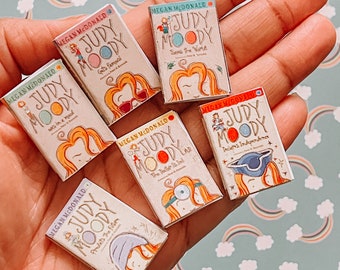 新品 JUDY MOODY 洋書 14冊set Judy Moody Slipcase (14 Books): 9781406392081: Amazon.com: Books