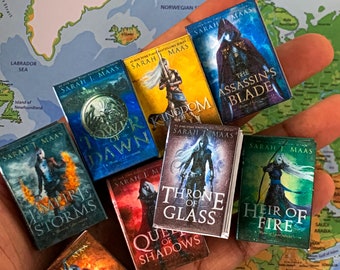 8 miniature “Throne of Glass” series books for 1/6 scale dolls like Blythe Pullip yosd & other dolls