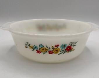 Vintage Fire King 1.5 Quart Spring Wreath Bowl Milk Glaas