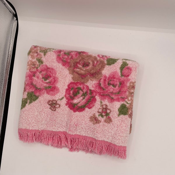 Vintage Pink Fashion Manor Bath Towel Rose Design