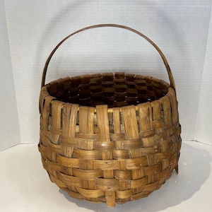 Handmade Vintage Round Wood Slat Splint Farmhouse Basket with Bent Wood Handle