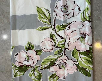 Vintage Floral Print Tablecloth Retro Kitchen Decor 47” x 52”