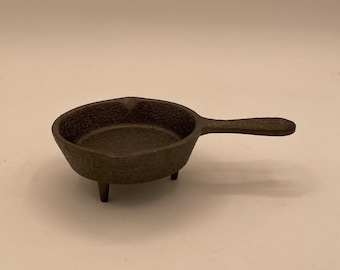 Pleasant Company Cast Iron Frying Pan Retired American Girl Doll Accessory