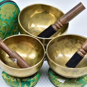 LAST DAYSALE 40% OFF--Set of 3 Pieces 5 Inch to 6 Inch Handmade Singing bowl from Nepal-Himalayan bowl-for Healing & Meditation CarryBox