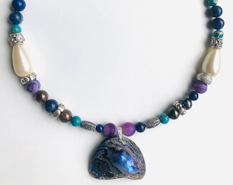Paua-schelphangerketting: agaat, opaal en lapis lazuli-kralen, sterlingzilver