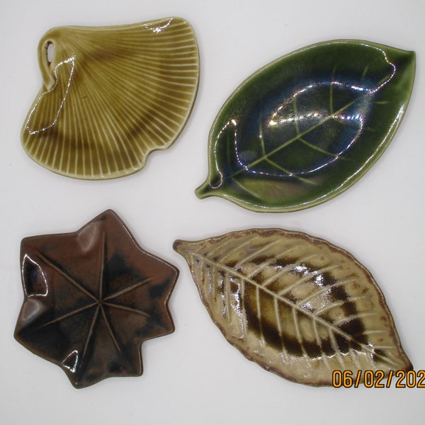 Set of 4 Glossy Ceramic Trinket Dishes Leaves Shell Fall 2.5" X 2.3"