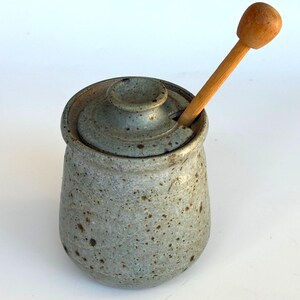 Handmade Studio Pottery Honey Pot with Lid, Artisan Ceramic Honey Jar, Speckled Earthy Stoneware, Rustic Kitchen Decor, Small Pottery Jar