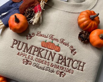 Sudadera con capucha y cuello redondo bordada con parche de calabaza de otoño