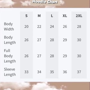 Puede incluir: Una tabla de tallas para sudaderas con capucha con medidas en pulgadas para el ancho del cuerpo, la longitud del cuerpo, la longitud total del cuerpo y la longitud de la manga. La tabla incluye las tallas S, M, L, XL y 2XL.