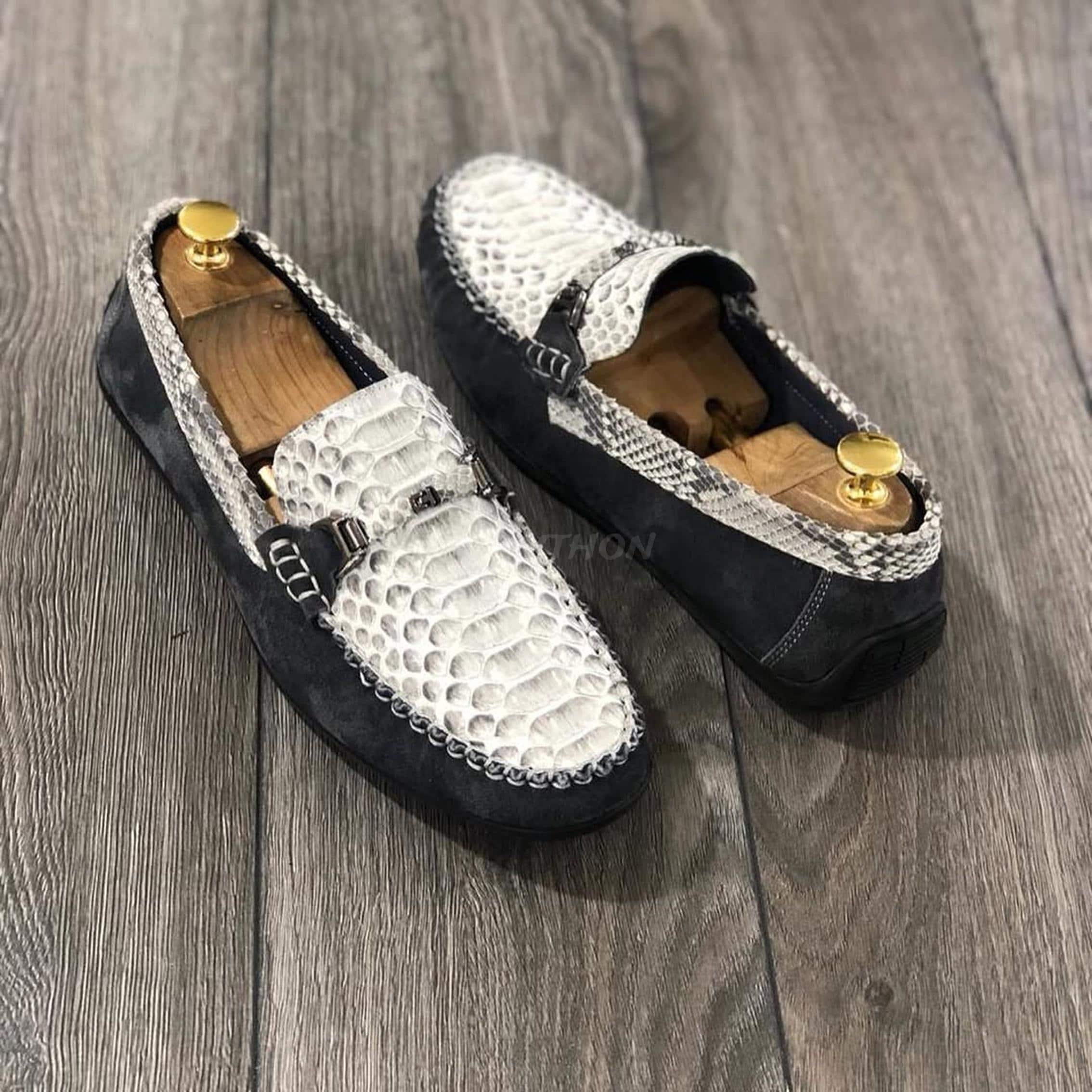 Mocassins Femme Vintage En Cuir De Python - Marque Fairmount - Taille 39 (US 8) - Occasion