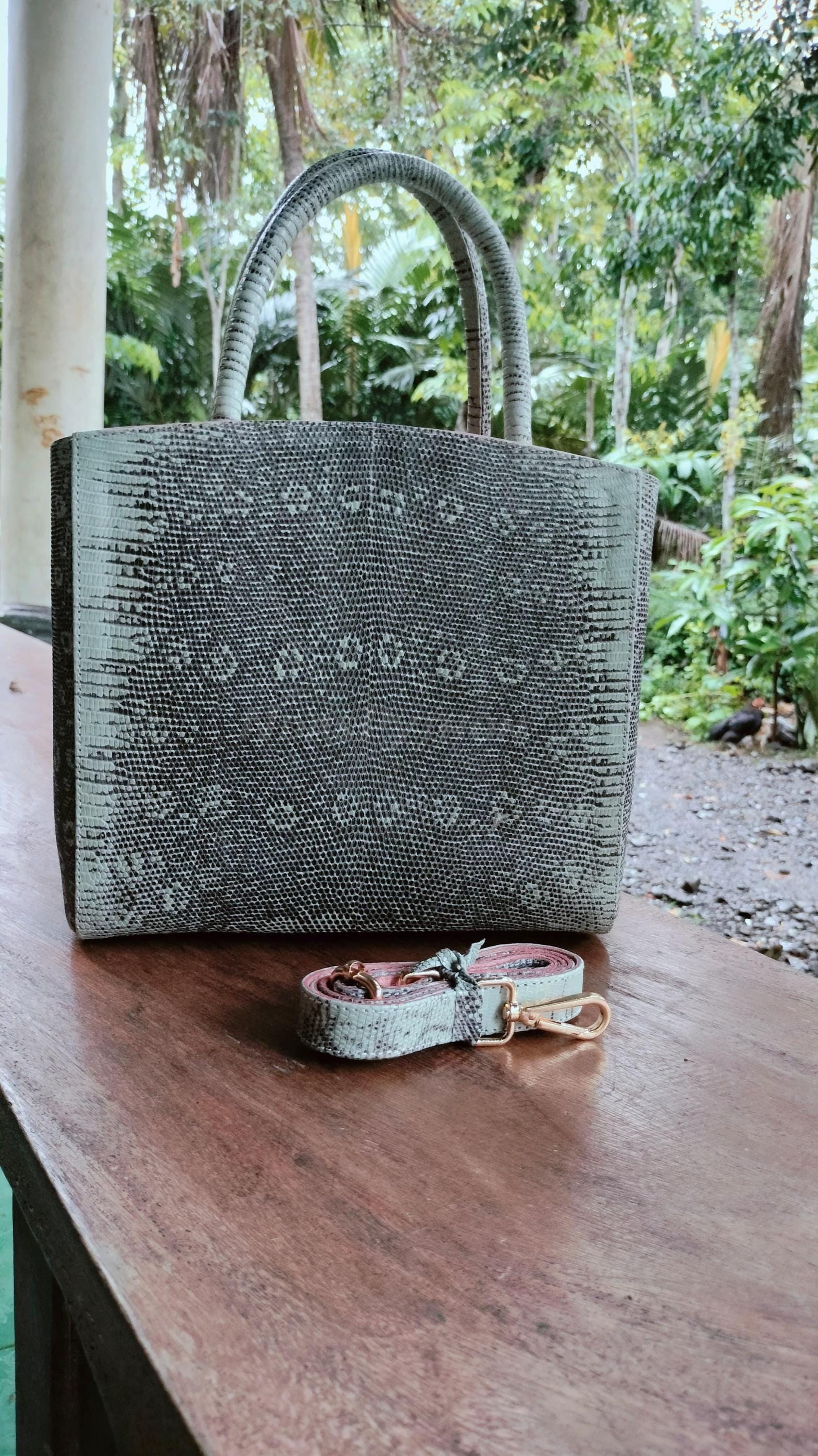 グレーの本革リザードレザートップハンドルバッグ - Etsy 日本