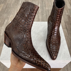 70 % de réduction sur les commandes groupées, DM ! Bottes en peau de python