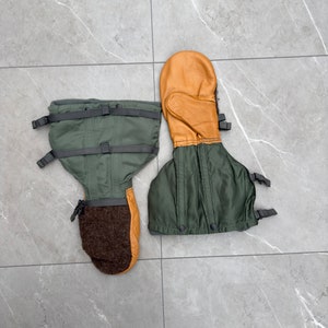 Vintage Extreme Weather Mittens