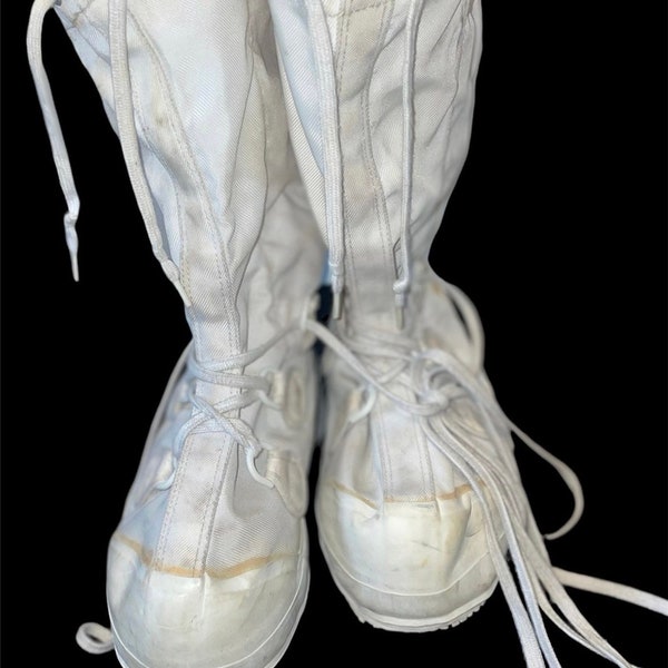 1980s White Vintage Canadian Military Issued Arctic Boots
