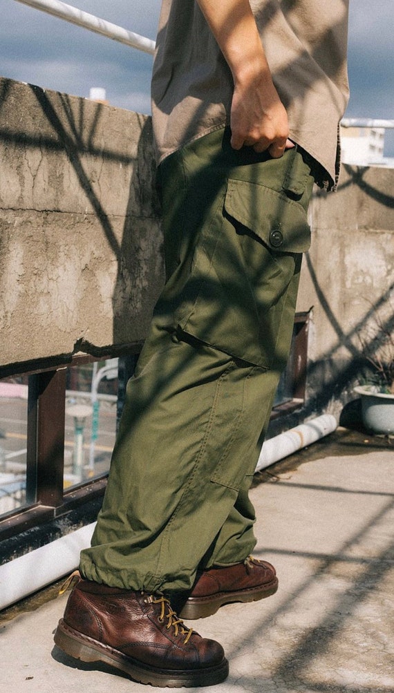 パンツ 80S CLOSED BY MFG PANELLED UTILITY PANTS Eighty-Six Utility Pants, Loose Fit – Dockers®