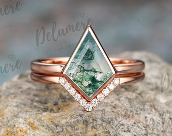 Vintage Kite Cut Green Moss Agate Engagement Ring Set 14K Rose Gold Moissanite Ring for Women Unique Handmade Ring Bridal Wedding Ring Set