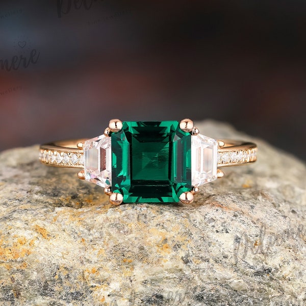 Vintage Emerald Engagement Ring Solid Gold Moissanite Bridal Ring for Women Green Gemstone May Birthstone Promise Anniversary Gift for Her